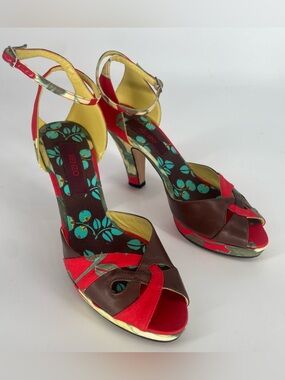 Kenzie Made In Italy Retro Red & Brown Peep Toe Heels W Ankle Strap & Open Heel